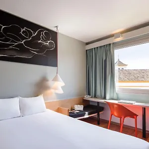 Ibis Hotel